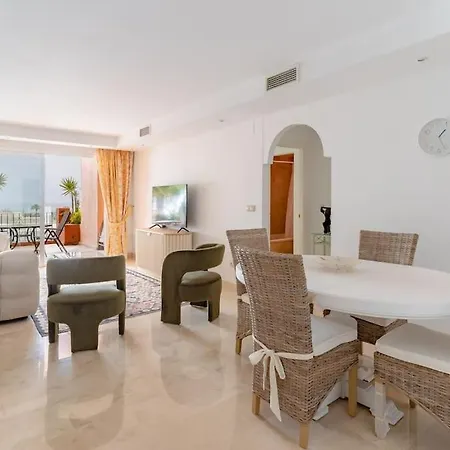 2 Bedroom Oasis Marbella-oceanwiev Apartment